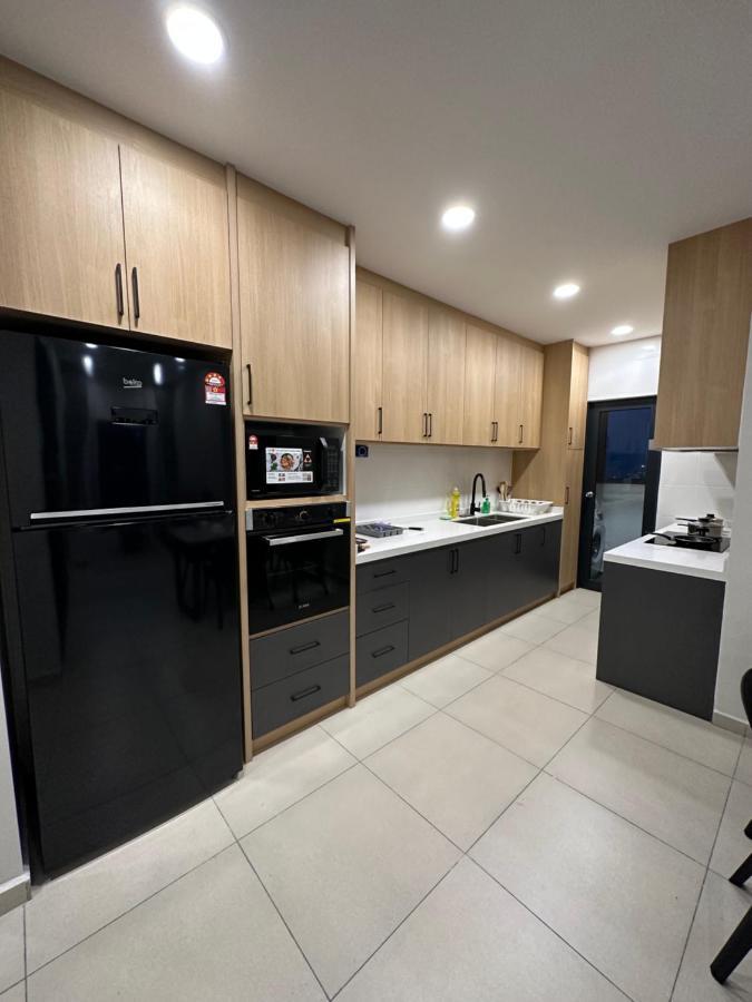 קואלה לומפור Reizz Residence By Leo Suites מראה חיצוני תמונה