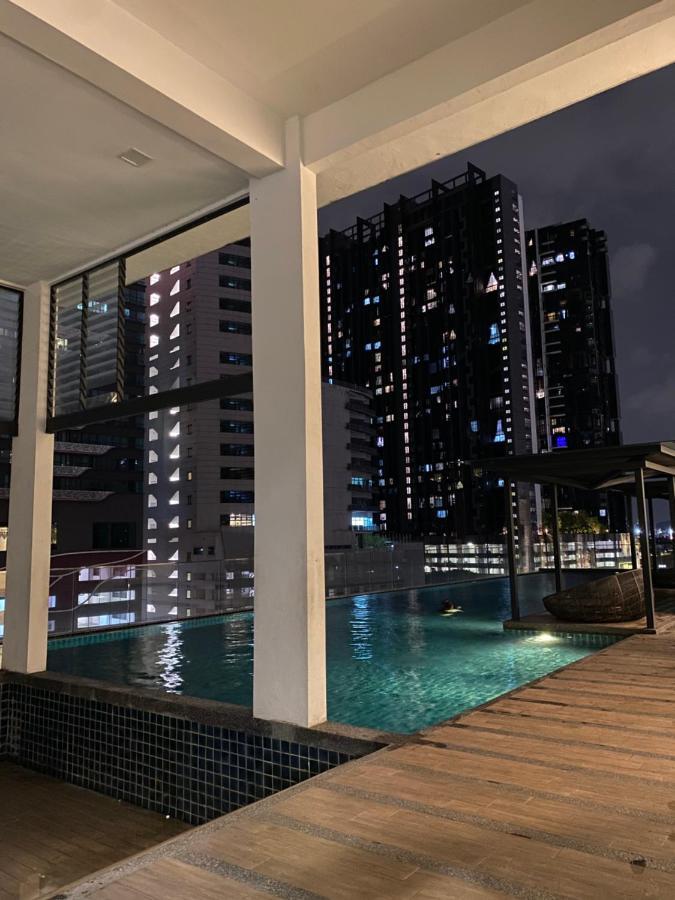 קואלה לומפור Reizz Residence By Leo Suites מראה חיצוני תמונה